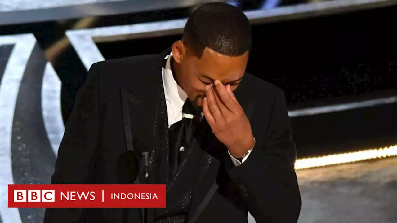 Will Smith dilarang 10 tahun hadiri Piala Oscar setelah tampar Chris Rock - BBC News Indonesia