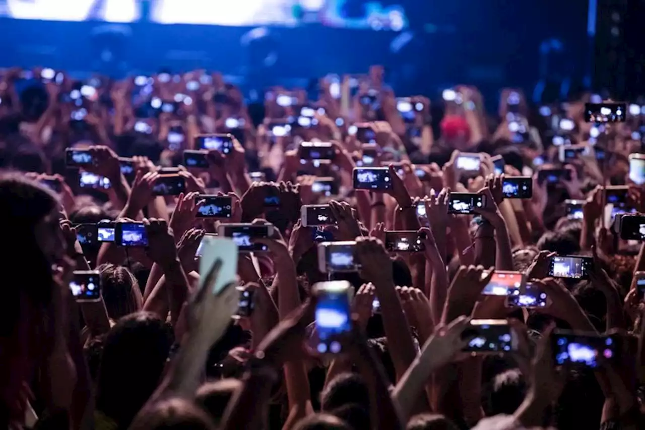 Tornadoes, Concerts, And Vacations - The Science of Cellphone Camera Culture