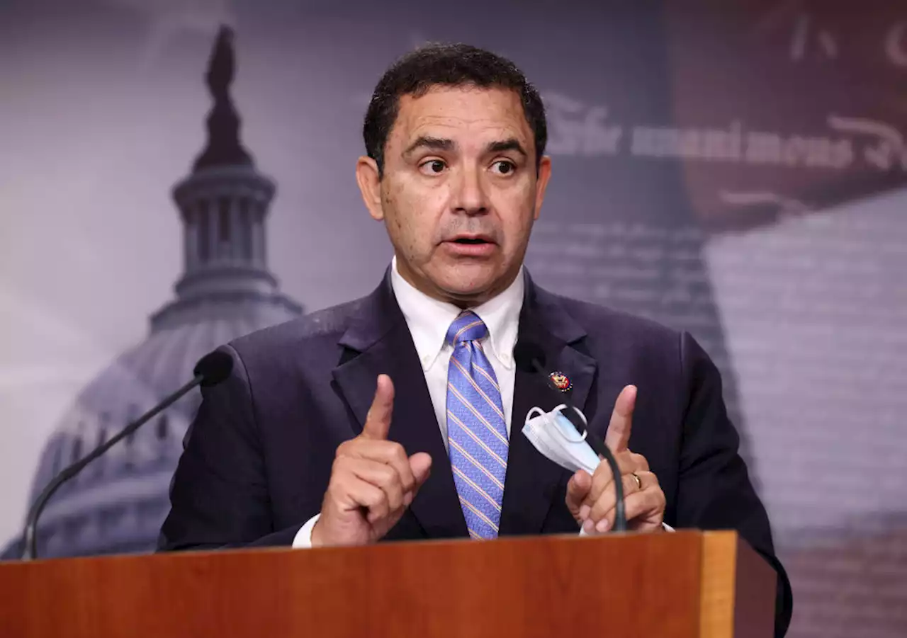 Dem Rep. Cuellar joins bipartisan effort to block Biden's rollback of Title 42, opposes busing migrants to DC