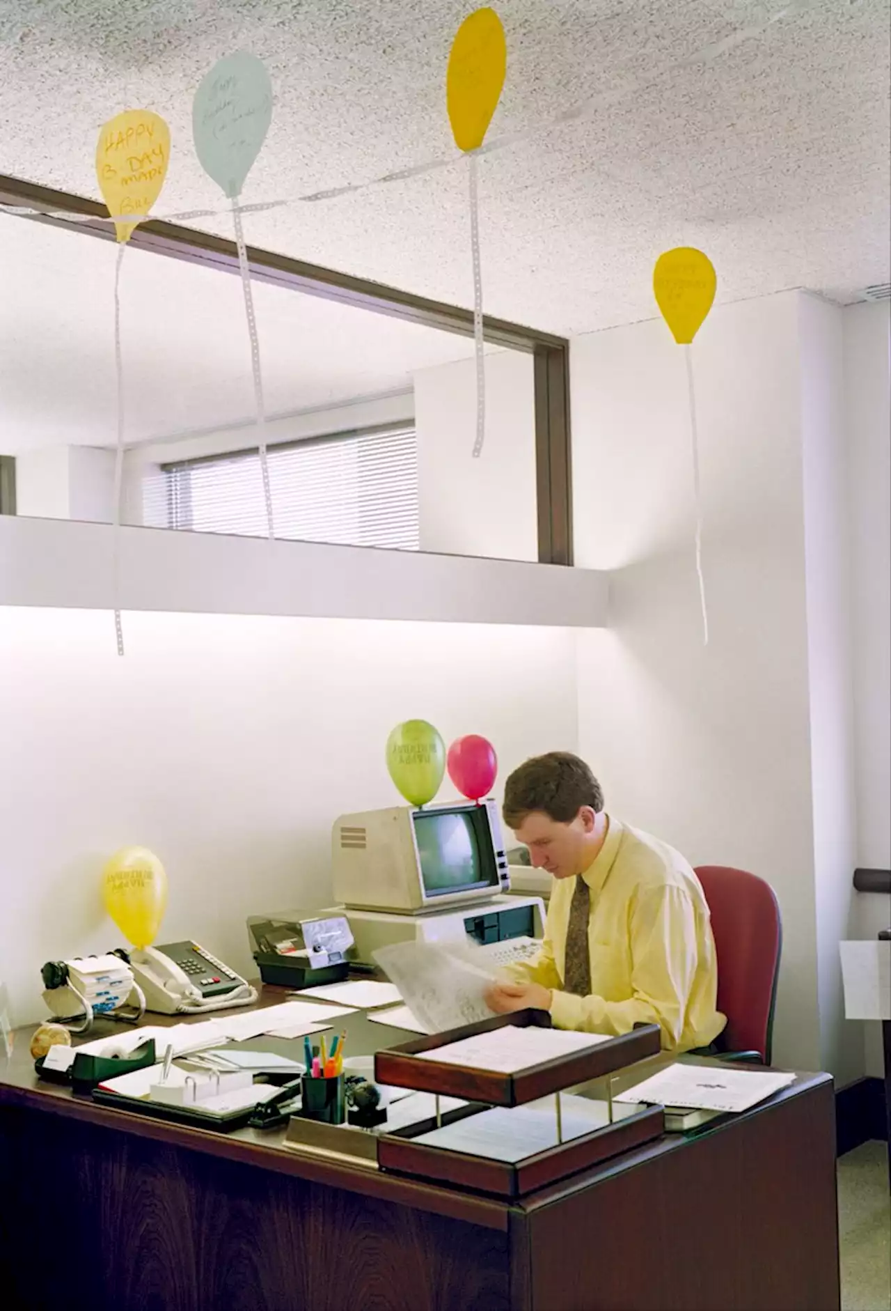 Photos of 90s offices show how much, and how little, has changed