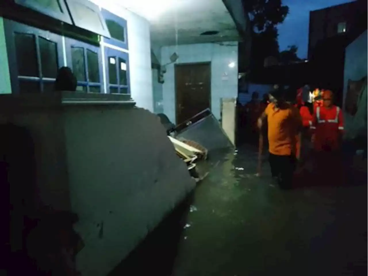 Seorang Anak Terluka Akibat Banjir di Kota Malang