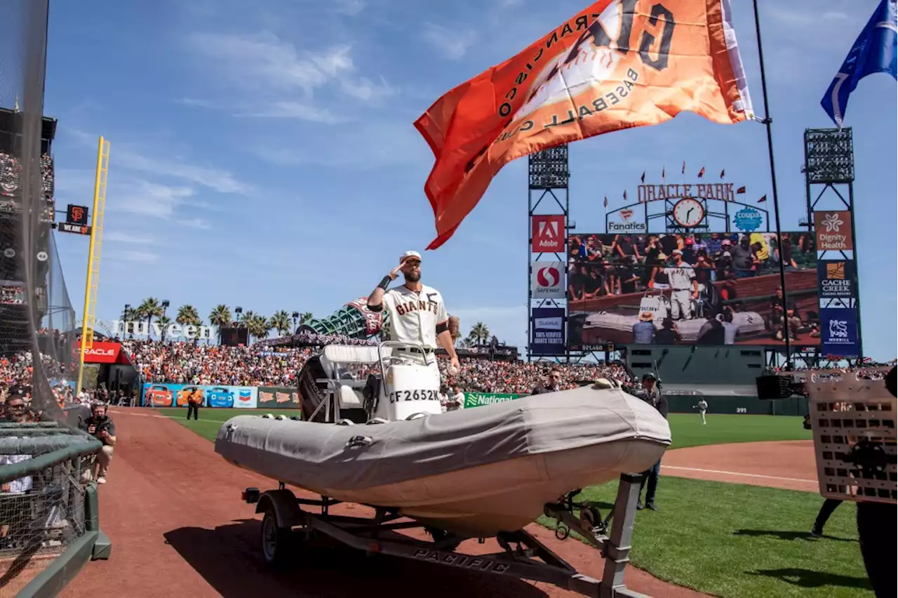 SF Giants ‘captain’ Belt makes unforgettable entrance to Oracle Park on Opening Day