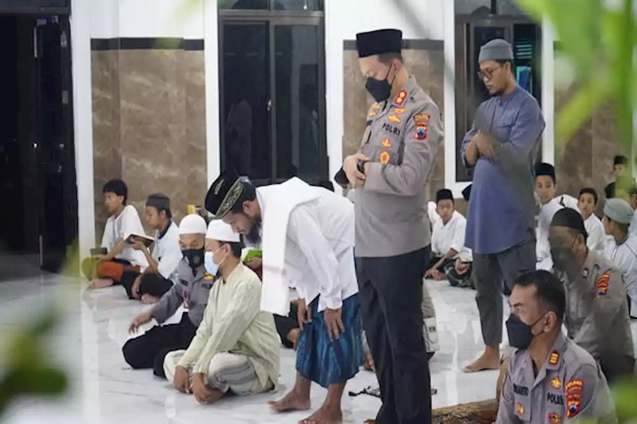 Polres Sukoharjo Safari Salat Subuh ke Ponpes Ulul Albab