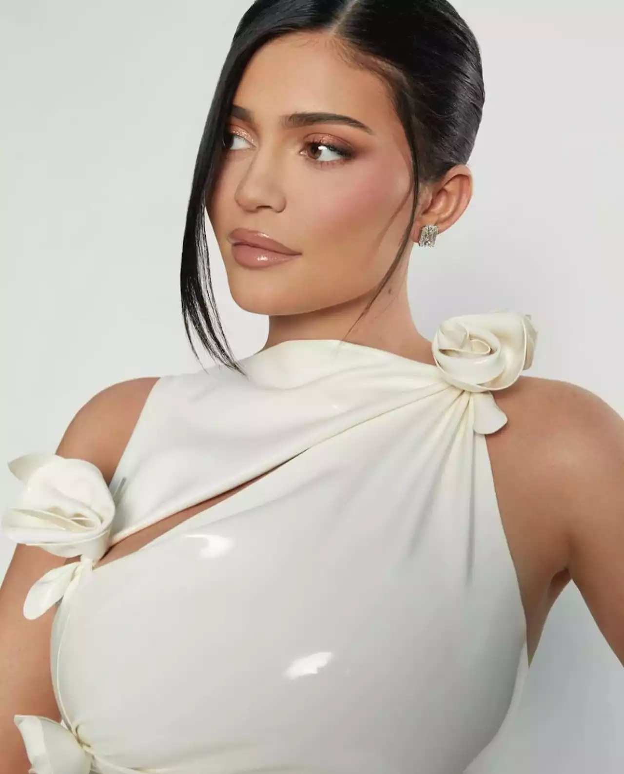 Kylie Jenner Returns to the Red Carpet in a White Latex Dress