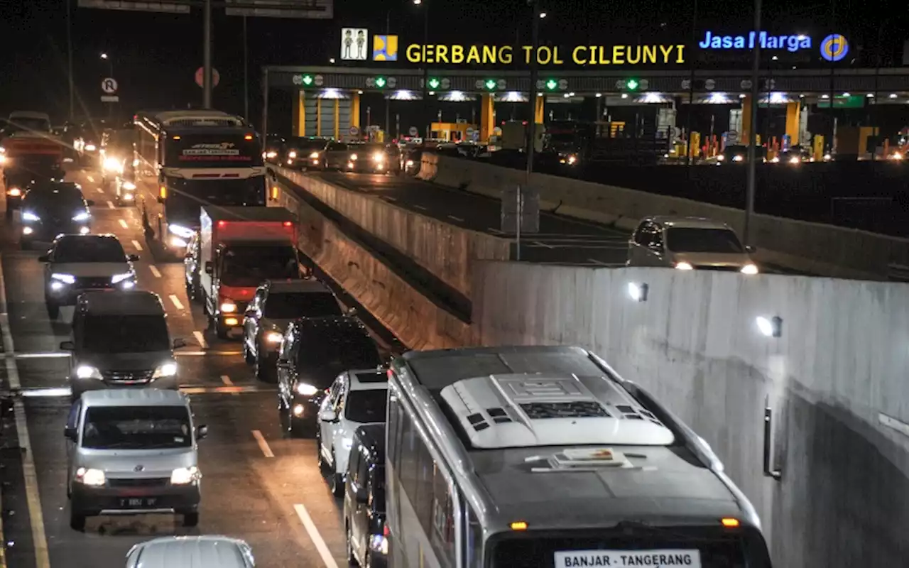 Pemudik Kendaraan Listrik, Cek Lokasi SPKLU Arus Mudik & Balik | Ekonomi - Bisnis.com