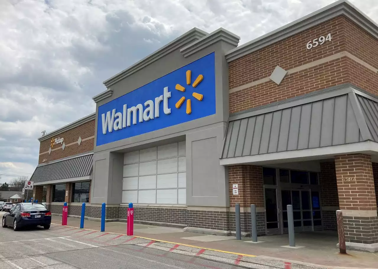 How long might the Mayfield Heights Walmart sit vacant after closing in May?