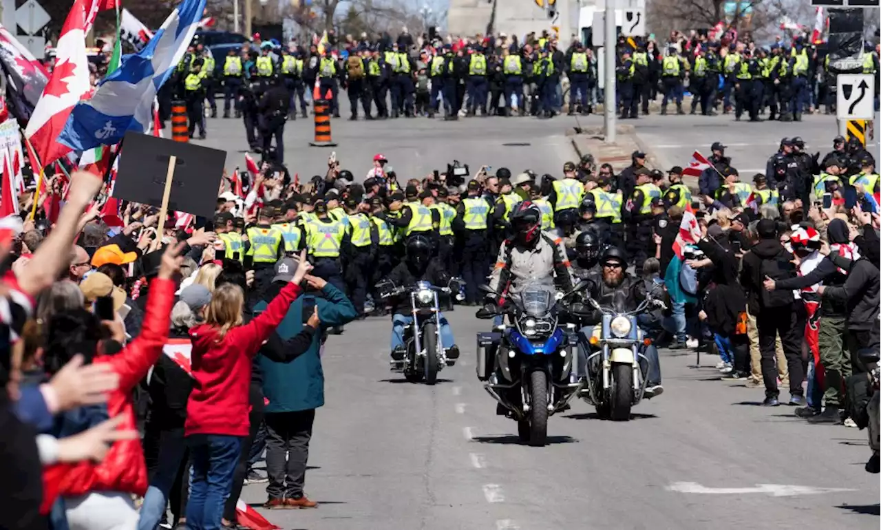 Heavy police presence as hundreds gather in Ottawa for day 2 of 'Rolling Thunder'