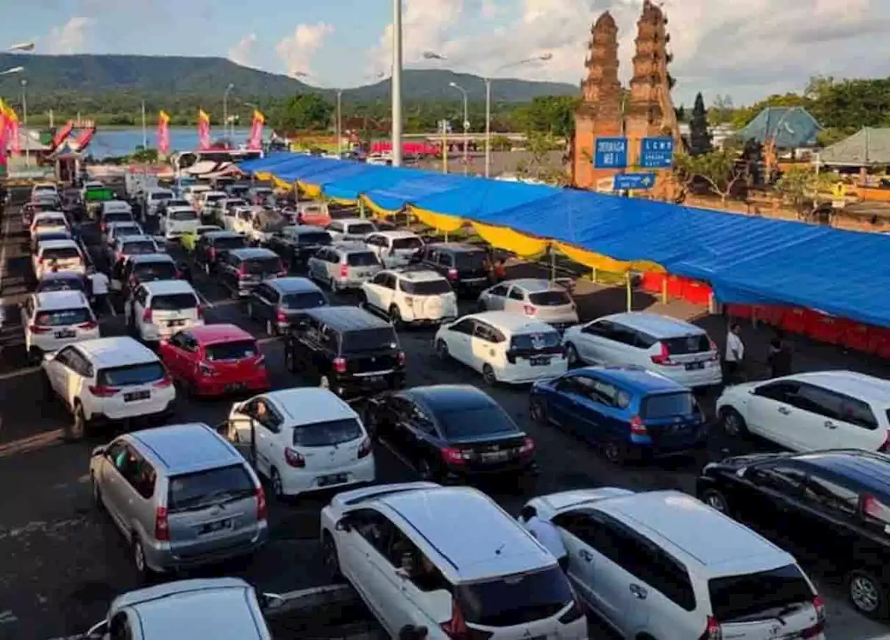 Gilimanuk Macet Parah, ASDP Tambah Operasional Kapal Feri di Selat Bali