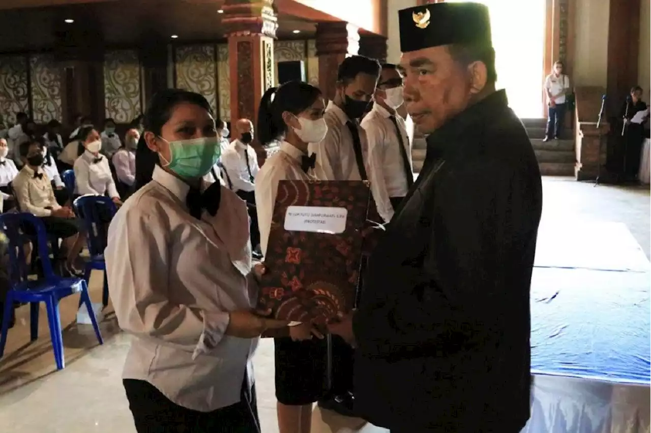 Senyum 240 PPPK Guru Tahap II Merekah Seusai Dilantik, Kalimat Bu Sri Menyentuh