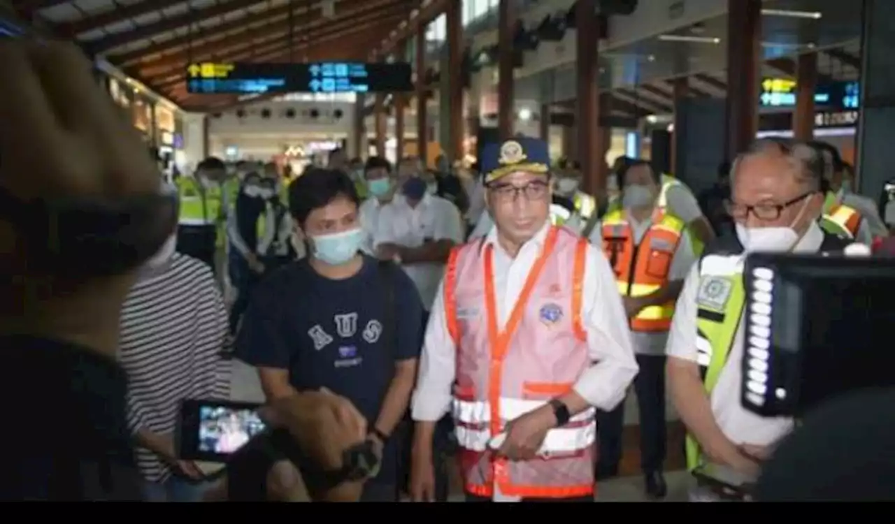 Pantau Bandara Soetta, Menhub: Sarana Lebih Sedikit Tetapi Ciptakan Pergerakan Lebih Banyak