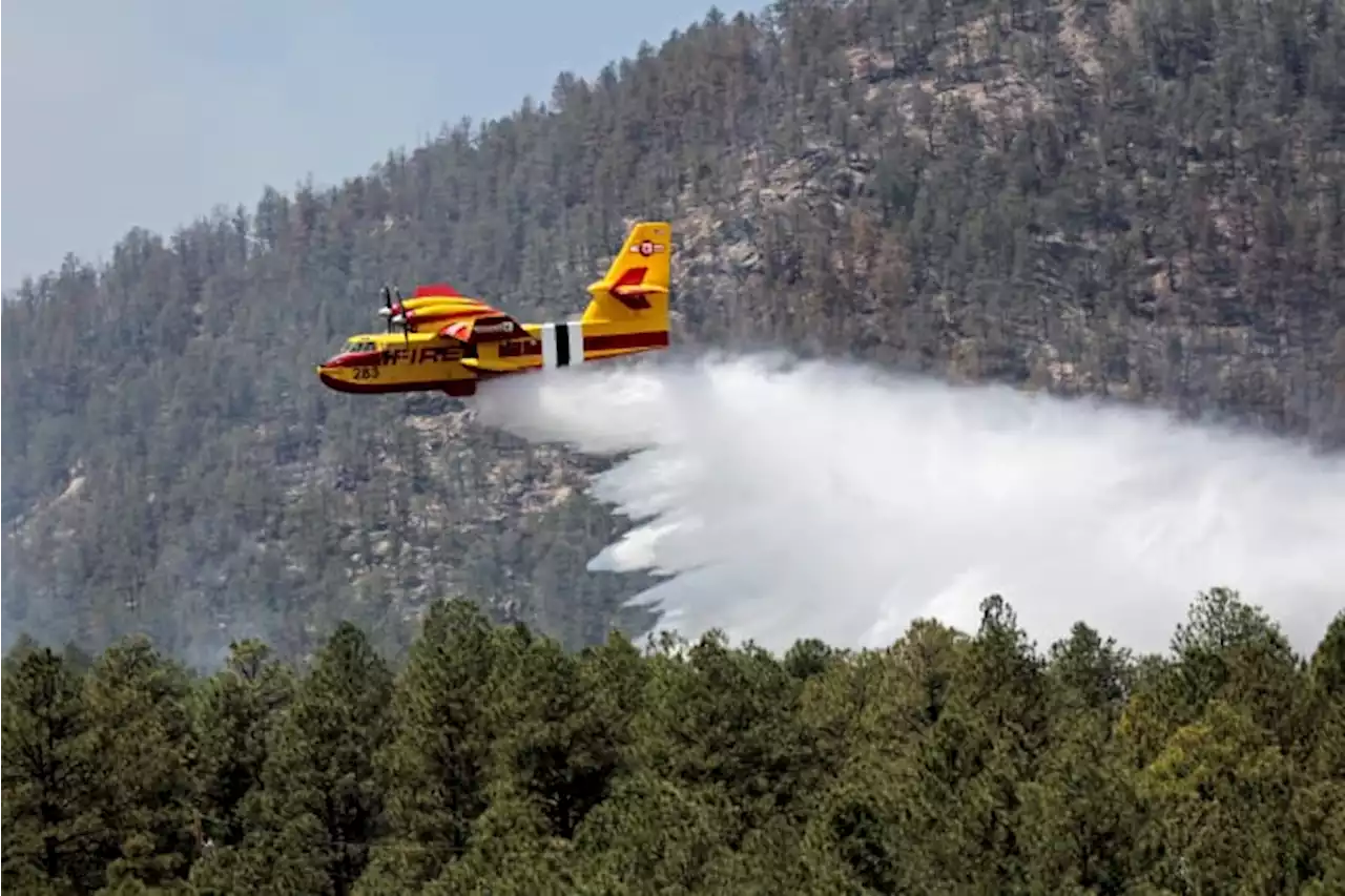 Firefighters battling New Mexico blaze brace for wind