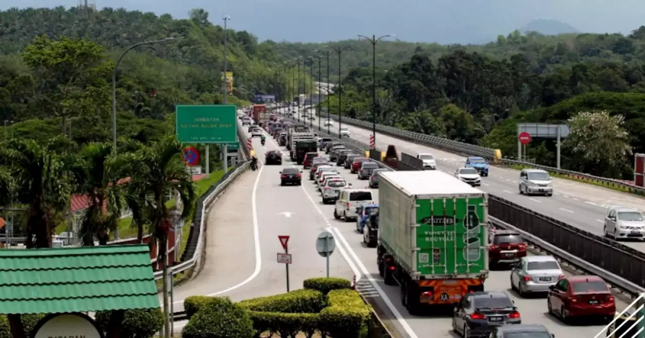 Slow-moving traffic on several major highways this morning | Malay Mail