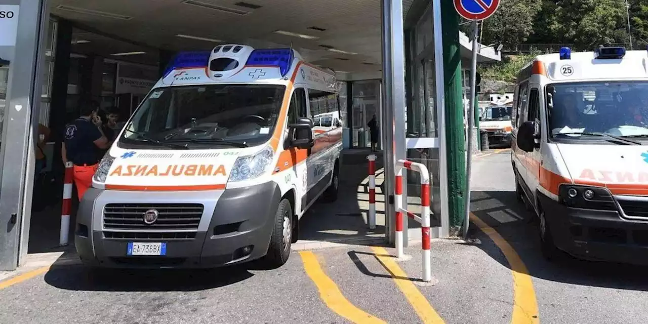 Novara, frontale fra due auto sulla statale 142: due morti