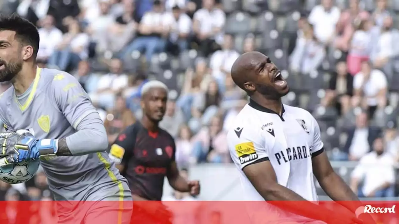 V. Guimarães-Santa Clara, 1-1: Vitória sem chama só podia empatar