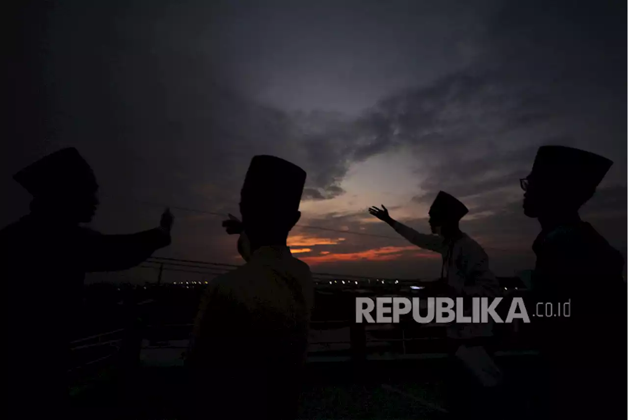 Tim Rukyatul Hilal UIN Walisongo Amati Hilal di Dua Lokasi |Republika Online