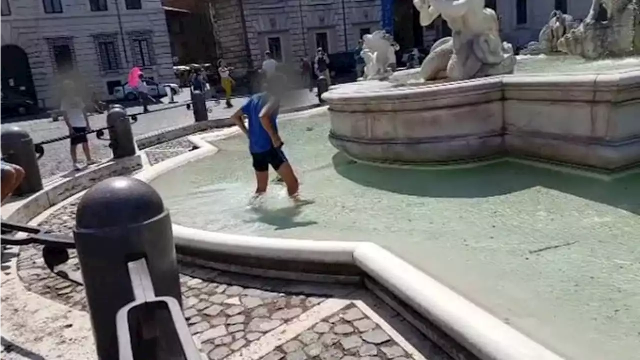 Le fontane di Roma trasformate in piscine