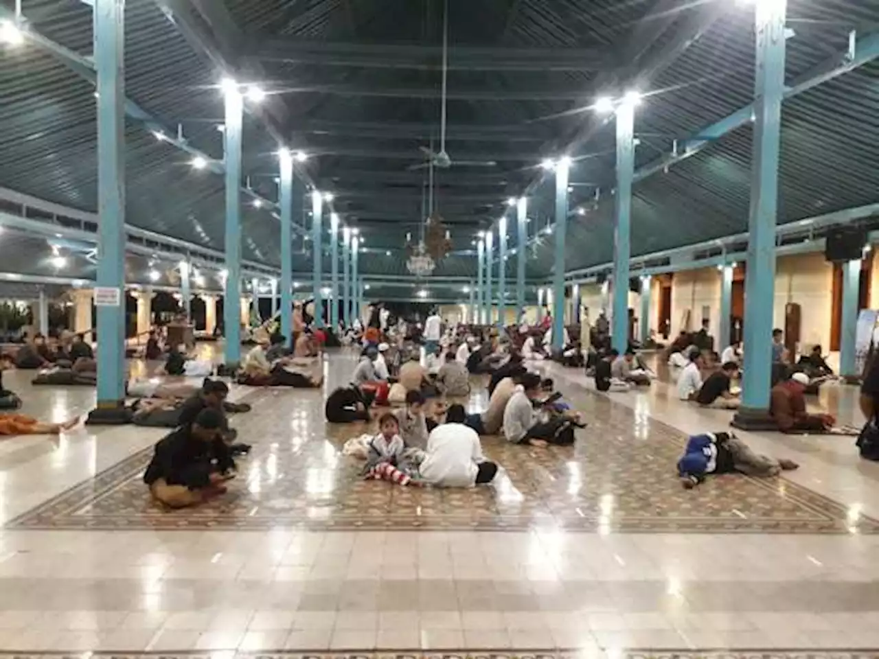 Pengujung Ramadan, 2.000-An Orang Iktikaf Di Masjid Agung Solo