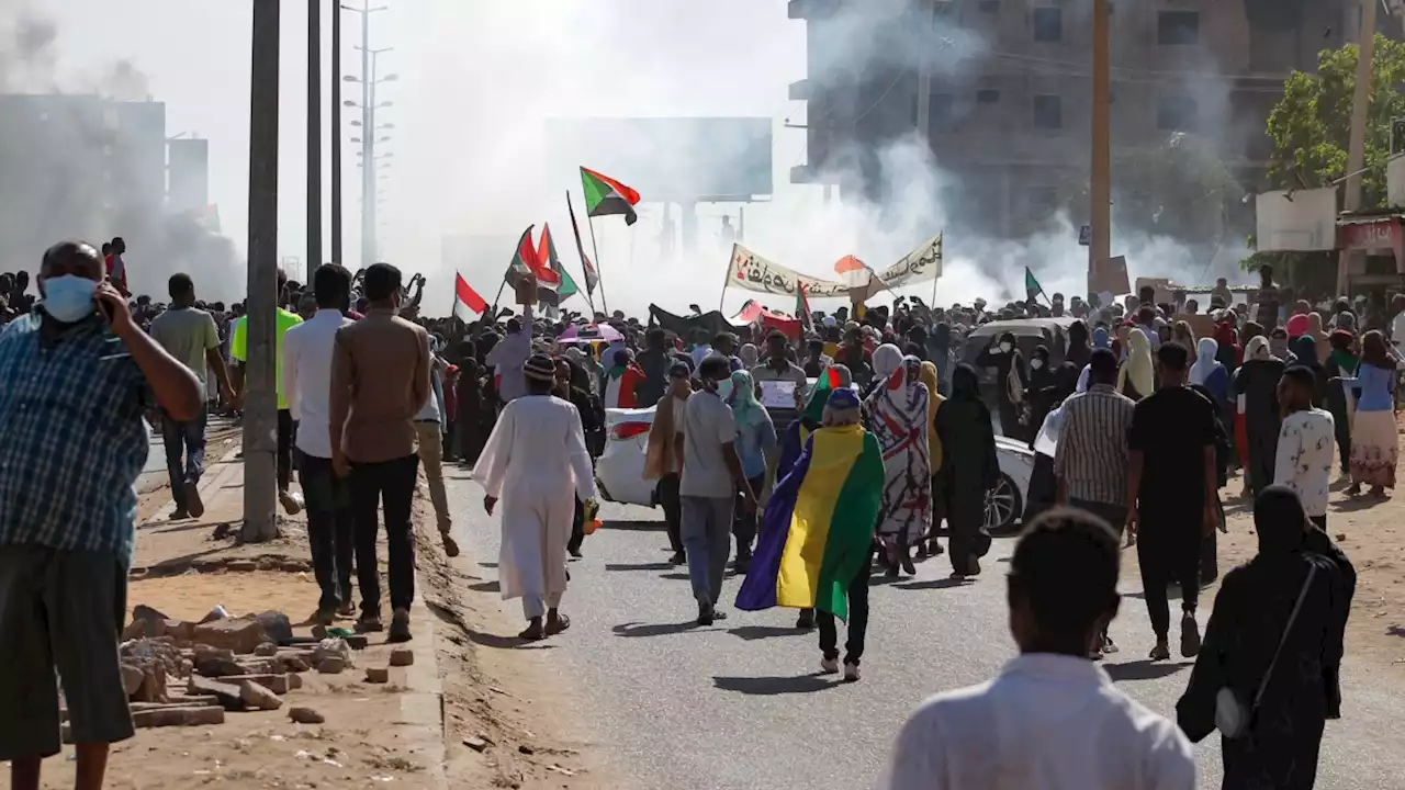 Demonstran Hadapi Gas Air Mata di Sudan