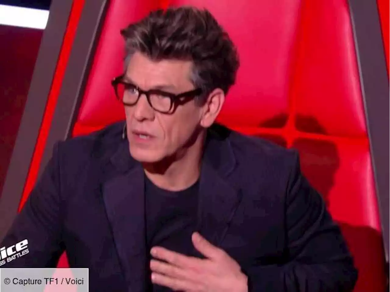 The Voice 2022 : Marc Lavoine surpris par Nikos Aliagas, il fait bien rire la Toile - Voici