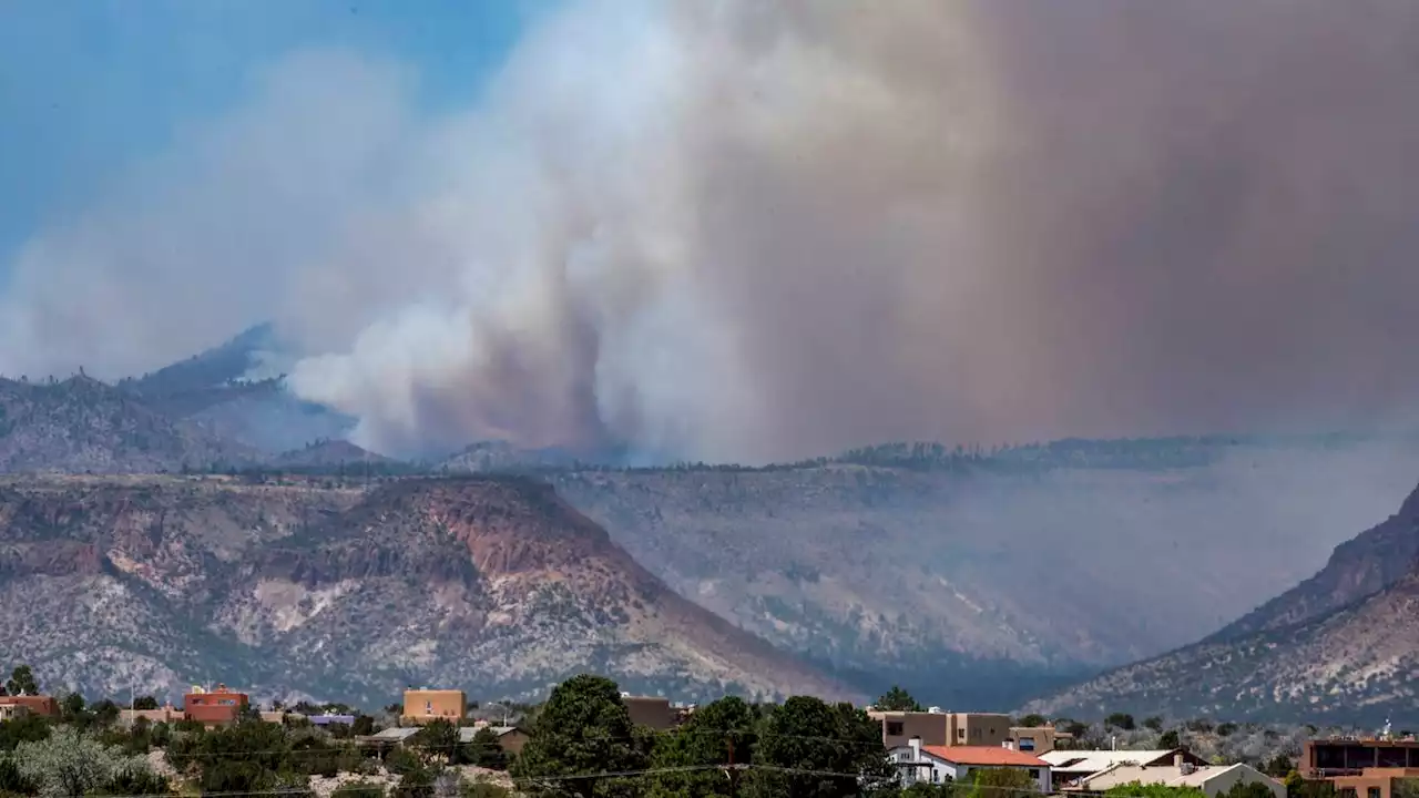 Firefighters battling New Mexico blaze brace for wind