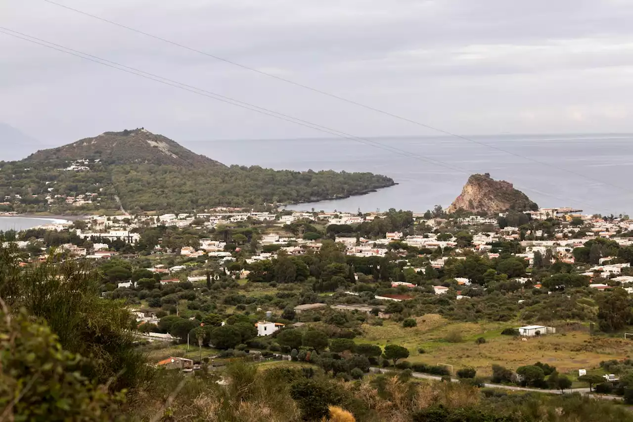 Emissioni di gas nocivi a Vulcano 'stabili ma ancora anomale'