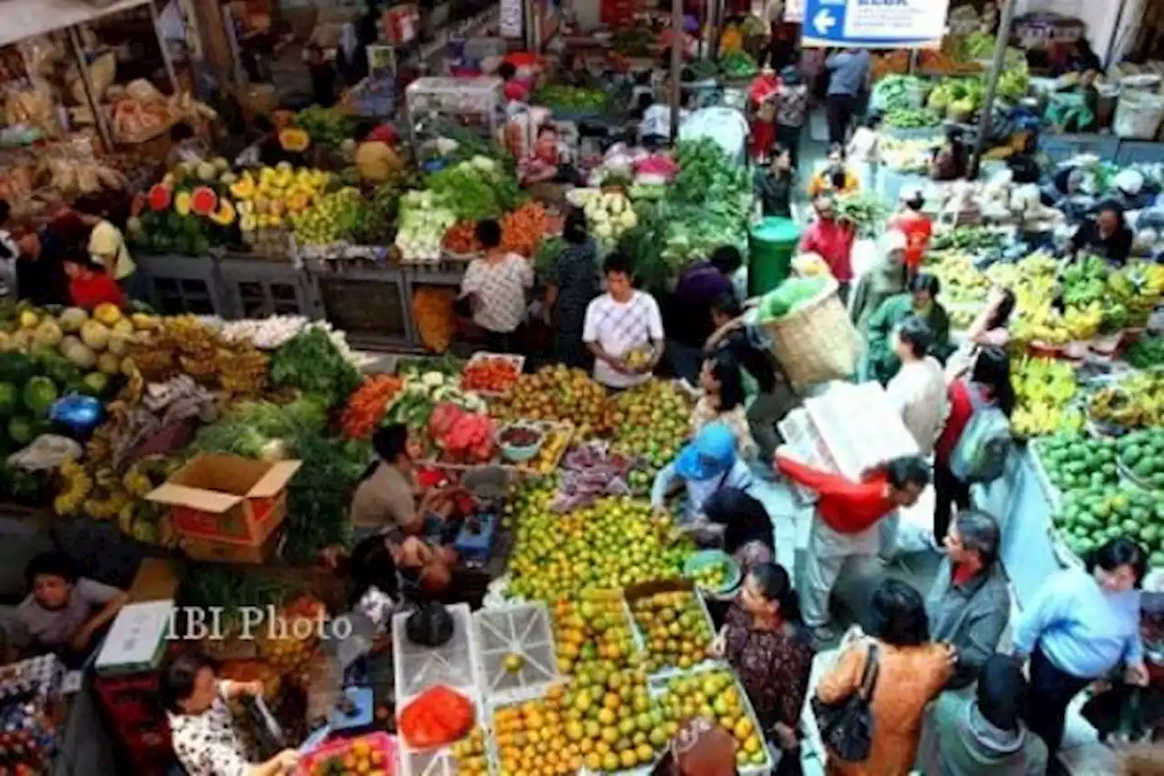 Harga Pangan Mahal! Harga Minyak Goreng Curah Lampaui Rp14.000 per Liter | Ekonomi - Bisnis.com