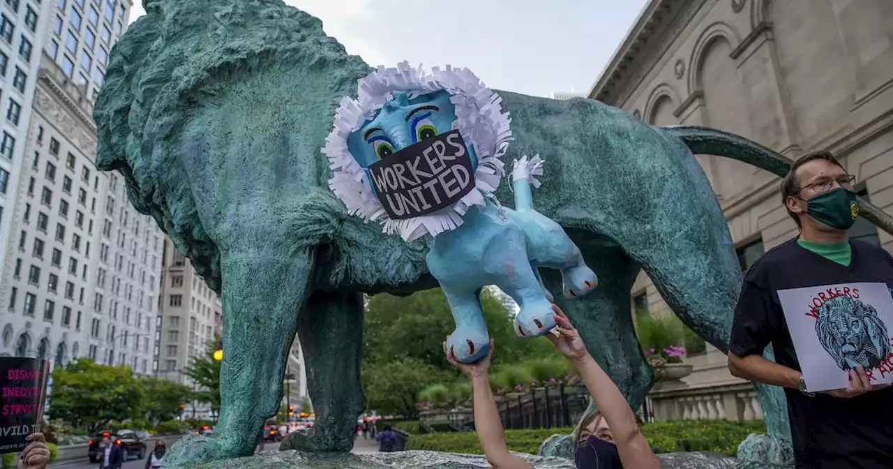 School of the Art Institute faculty move to organize with union representing support staff, museum workers