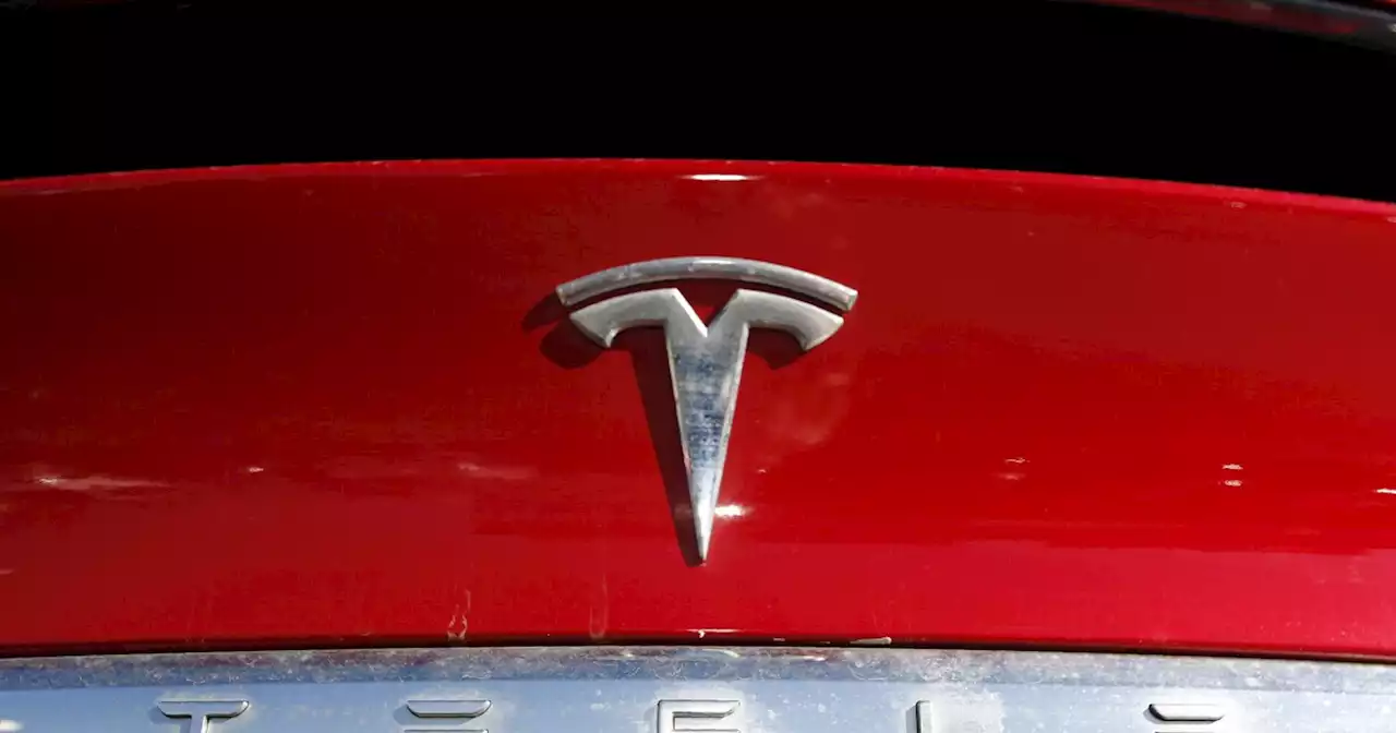 Tesla recalls 130K vehicles; touch screens can go blank