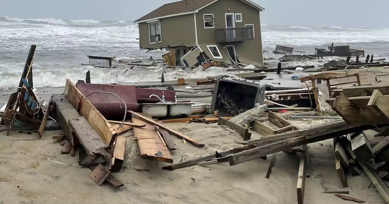 Multiple beach houses collapse into Atlantic Ocean waves