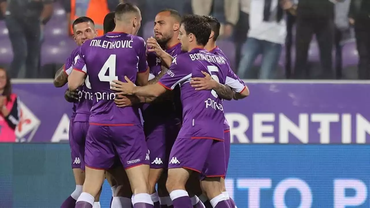 La Fiorentina batte 2-0 la Roma e l'aggancia in classifica. Che lotta per l'Europa League!