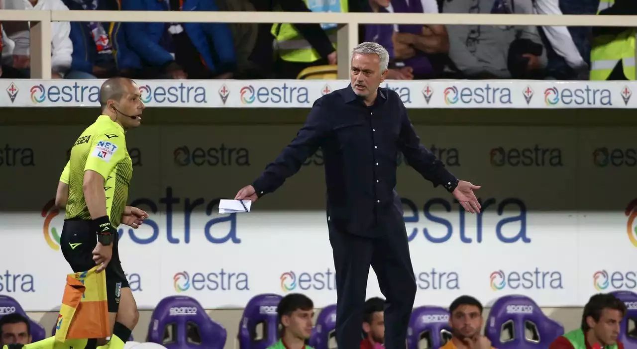 Mourinho: «Gli arbitri ci devono spiegazioni». Pinto: «Ce ne capita una a settimana»