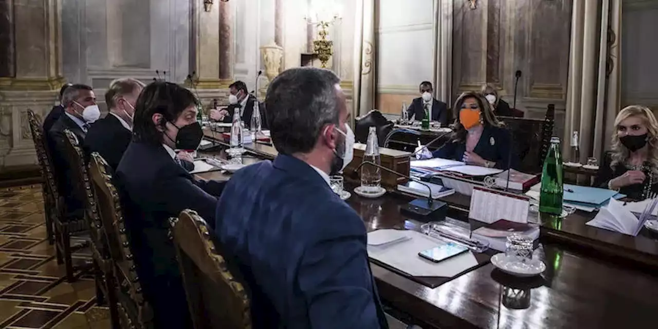 La Commissione Esteri del Senato sarà sciolta in conseguenza delle posizioni filorusse del suo presidente Vito Petrocelli - Il Post