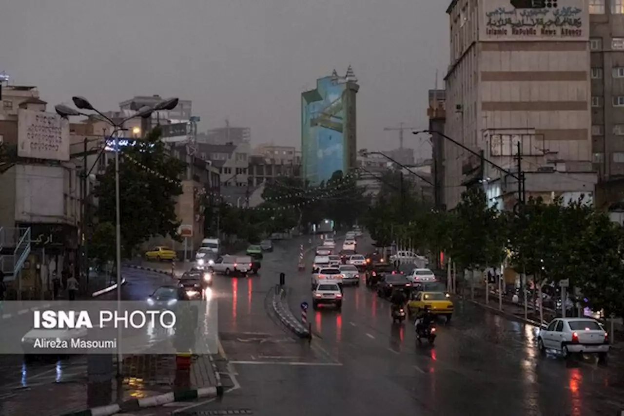 رگبار و رعد و برق در نیمه شمالی کشور/خیزش گرد و خاک در غرب ایران