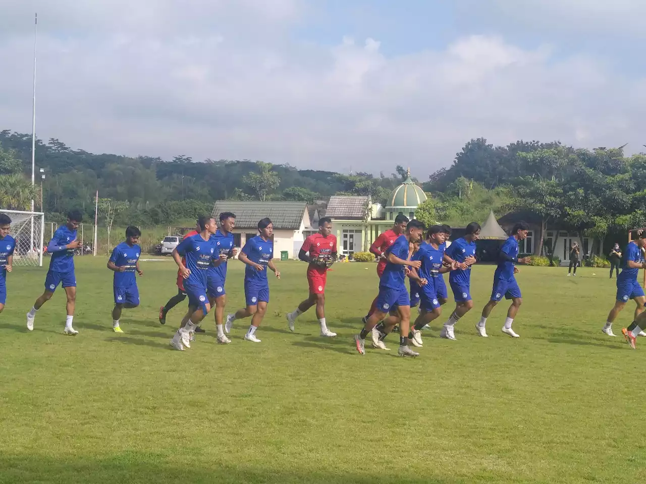 Diikuti 22 Pemain, Latihan Perdana Arema FC Tampak Wajah-Wajah Baru