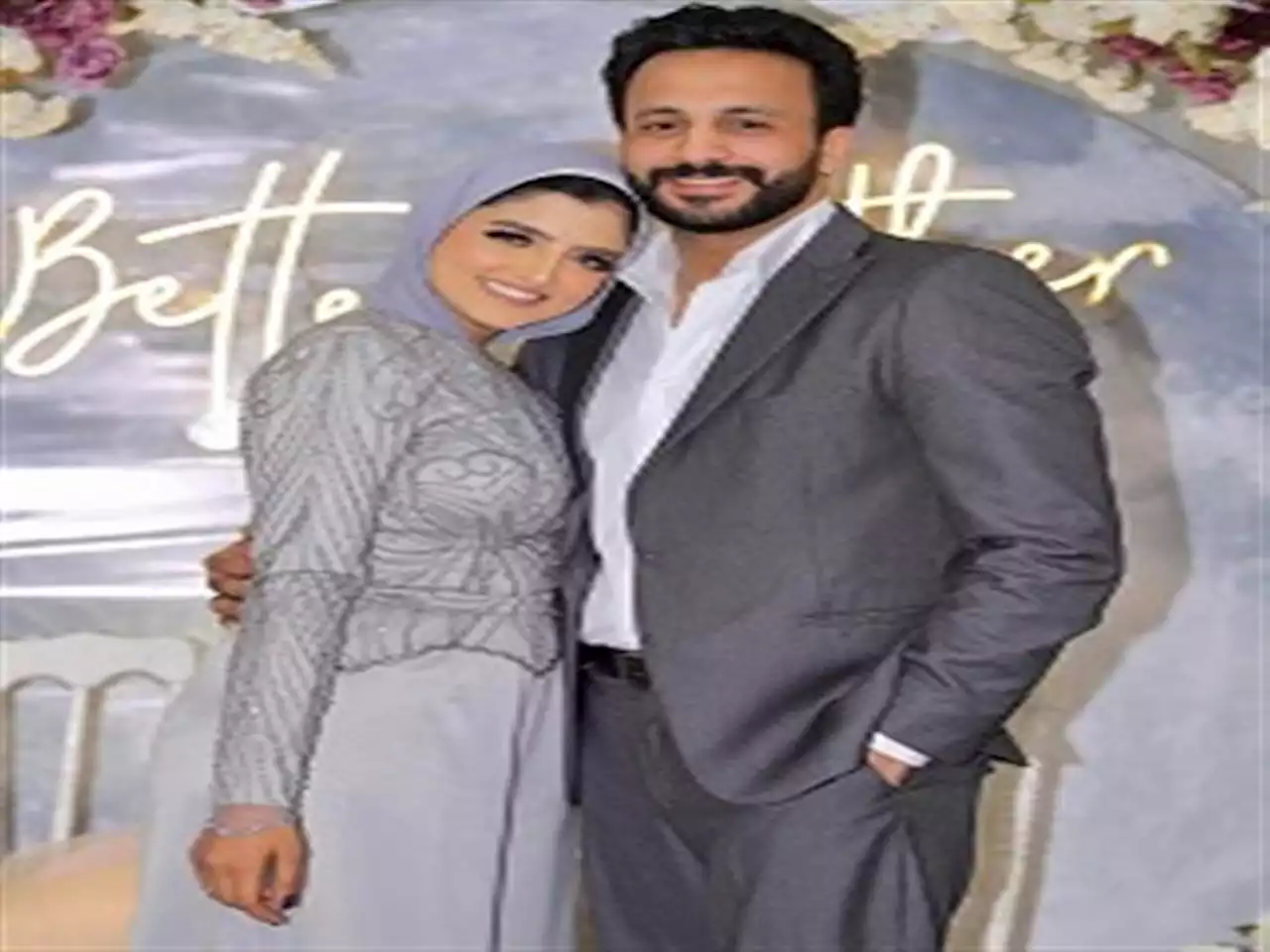 البلوجر أحلام عادل: 'ضربني علشان جبت مصليات'.. وزوجها: بنطبع على بعض