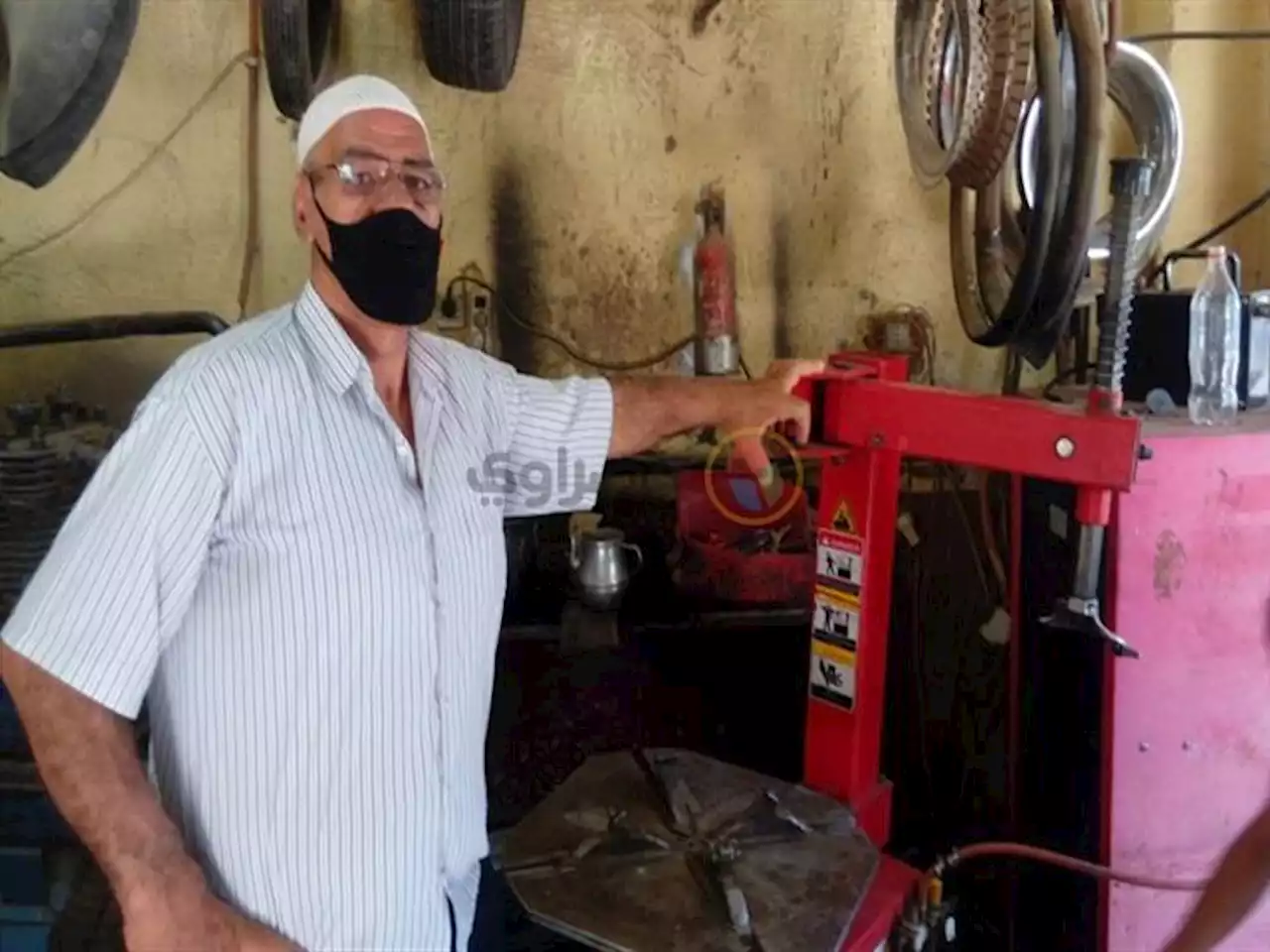 حسين أبو حجاج: أنا عارف فنانين كتير مش لاقية تاكل.. يبقى ليه أقفل الورشة؟