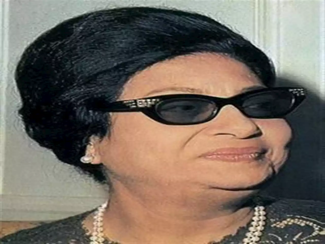 سألت عن راتبه وأحضرت له الطعام.. هل وقعت أم كلثوم في غرام مخرج شهير؟