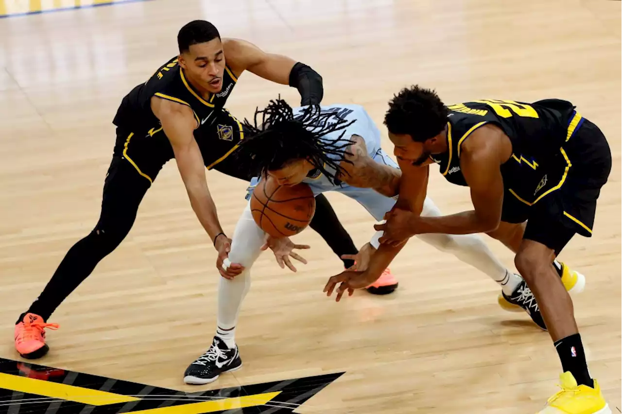 Watch Ja Morant, Jordan Poole shake hands before Grizzlies-Warriors Game 4