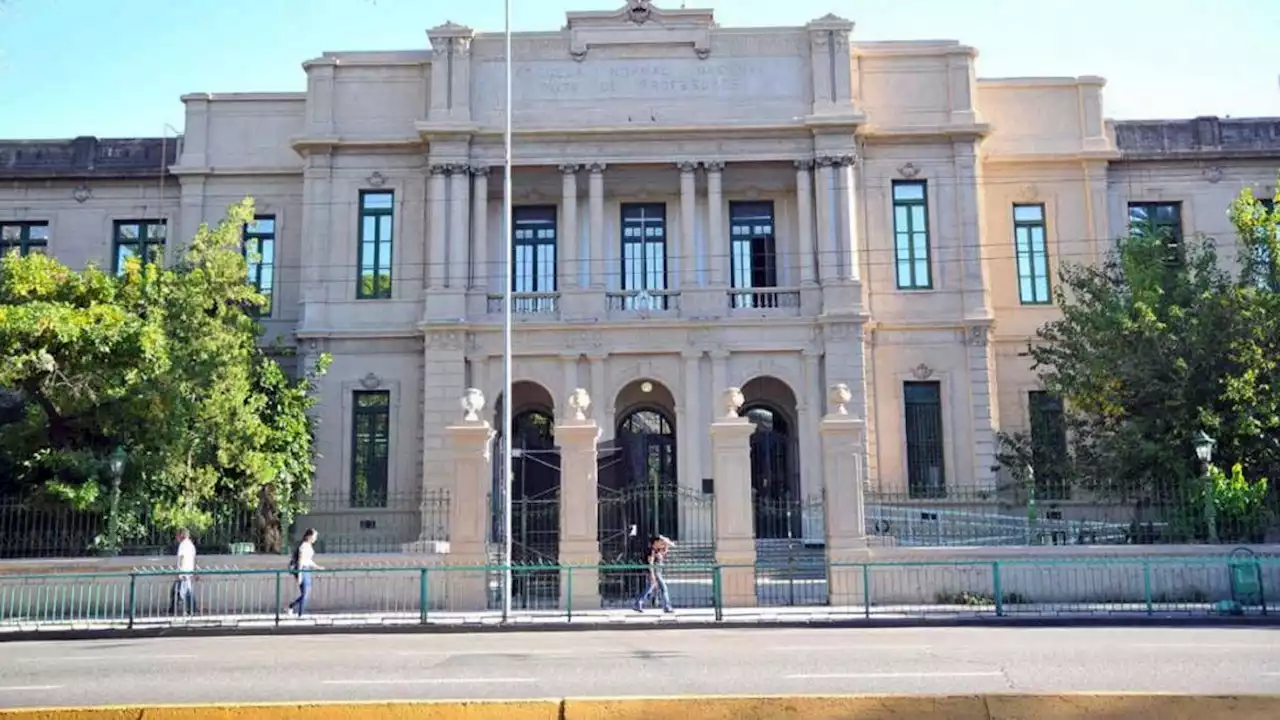 El director de un colegio fue condenado 'a hacer terapia' tras denuncias por violencia de género