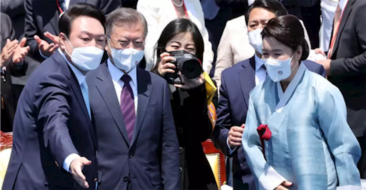 文의 집으로 가는 길 '이제 해방됐다, 훨훨 자유롭게 살겠다'