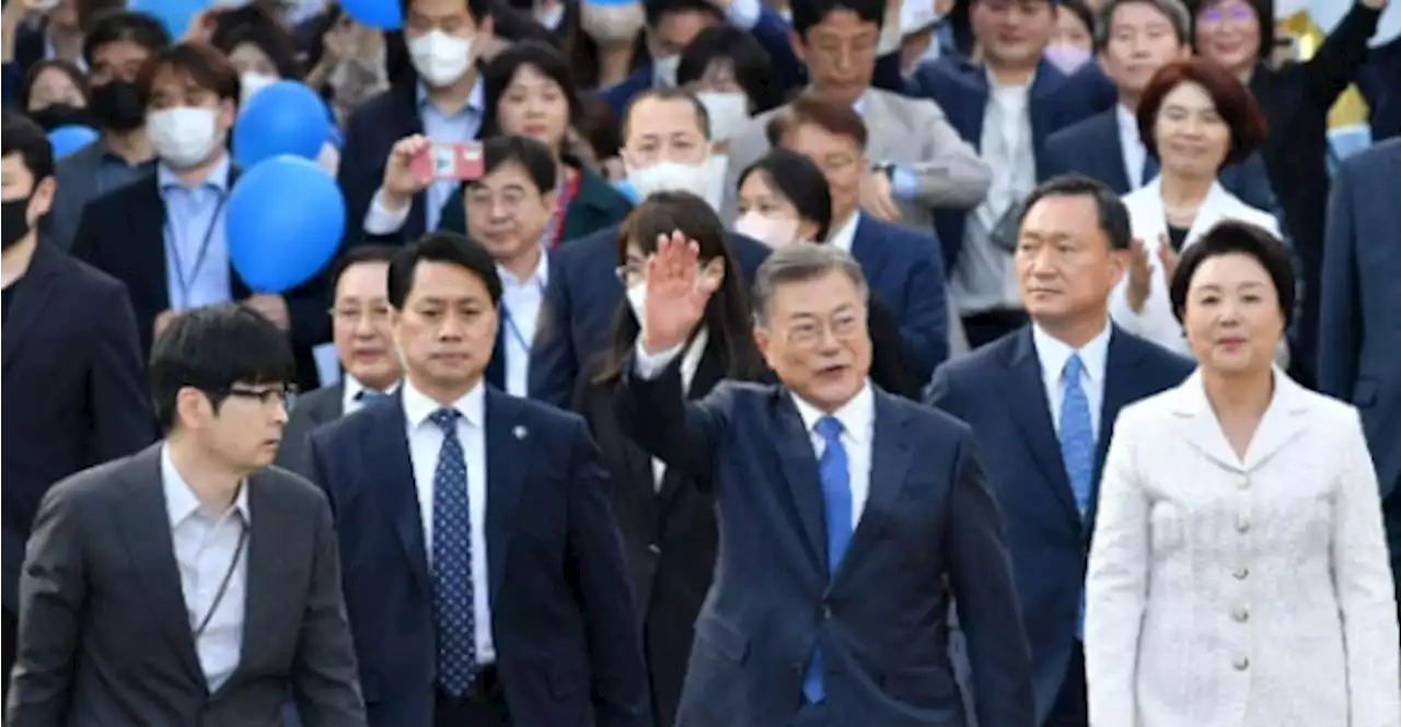 '기분 좋다' 盧와 닮은 귀향길…文, 오늘부터 경남 도민