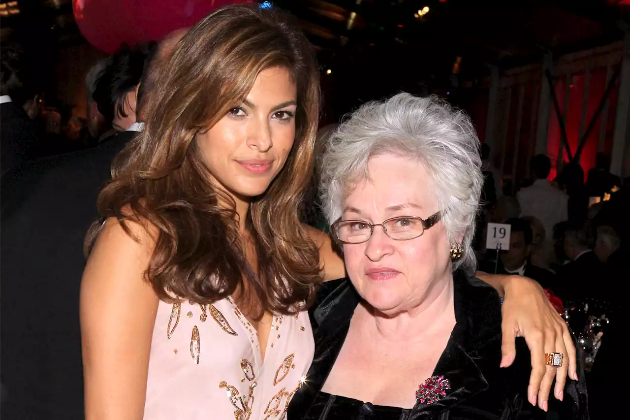 Eva Mendes tears up while revealing her mother isn’t ‘doing too well’