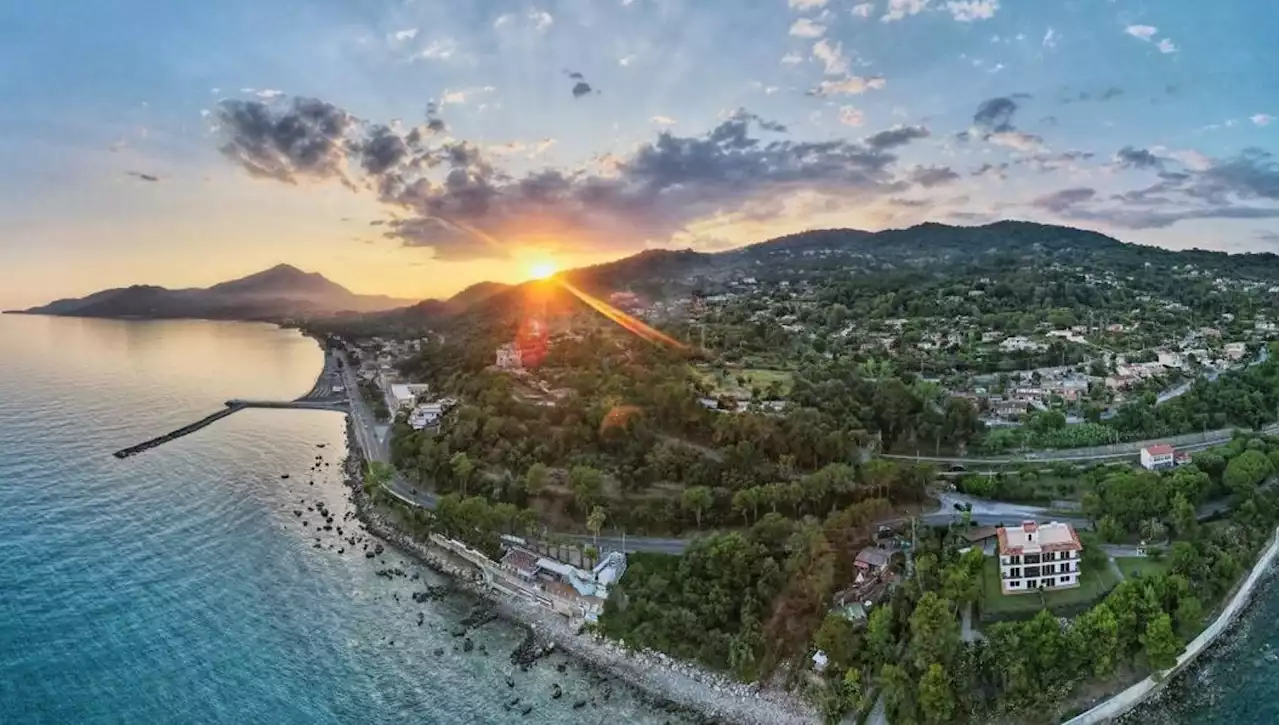 Le Bandiere Blu di un'estate finalmente normale: ecco le 210 località balneari con il mare più pulito e i servizi migliori