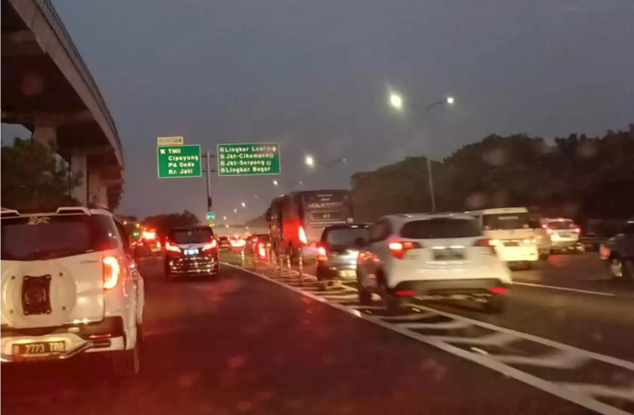 Malam Ini Contraflow Diberlakukan di Tol Jagorawi Jalur TMII-Cibubur