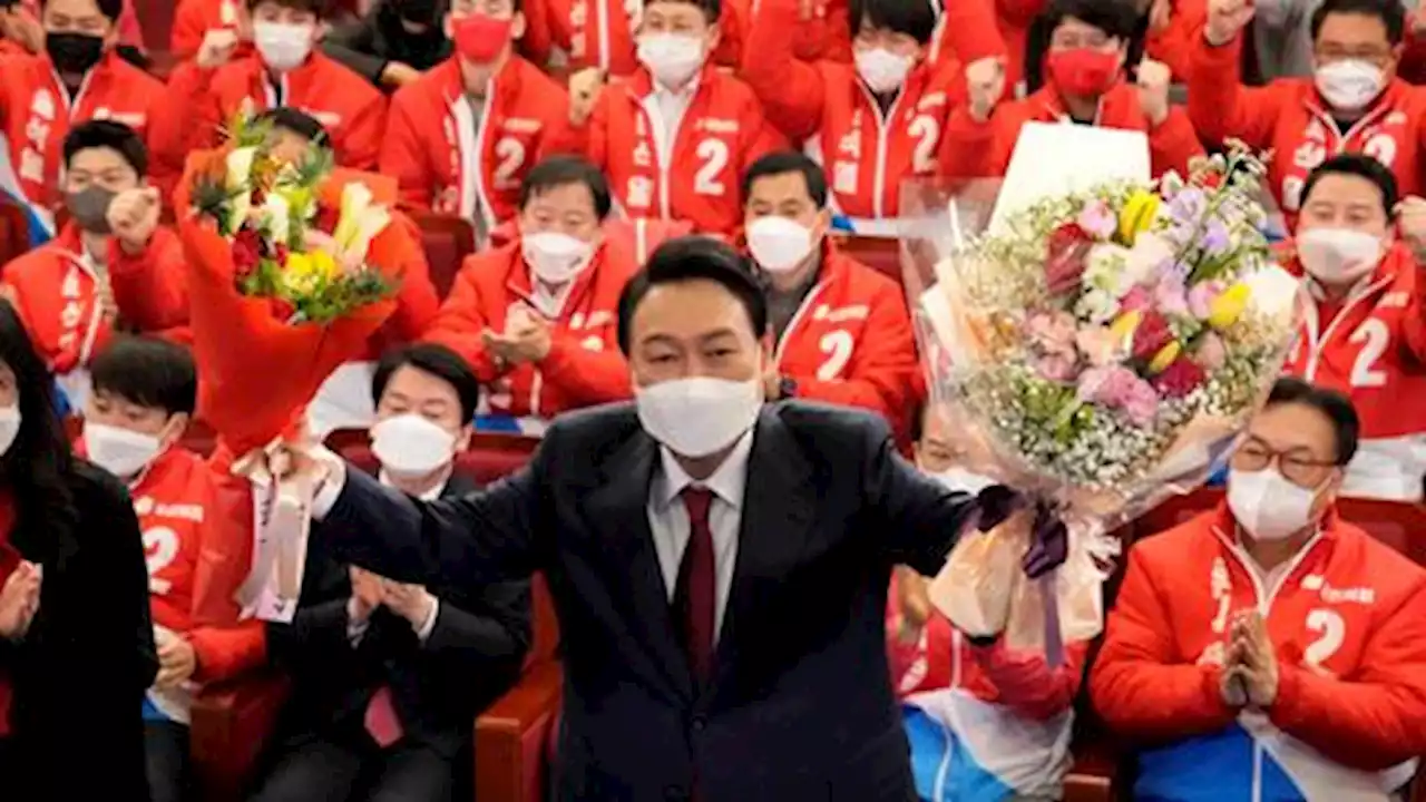 Yoon Suk-yeol sworn in as new South Korea president