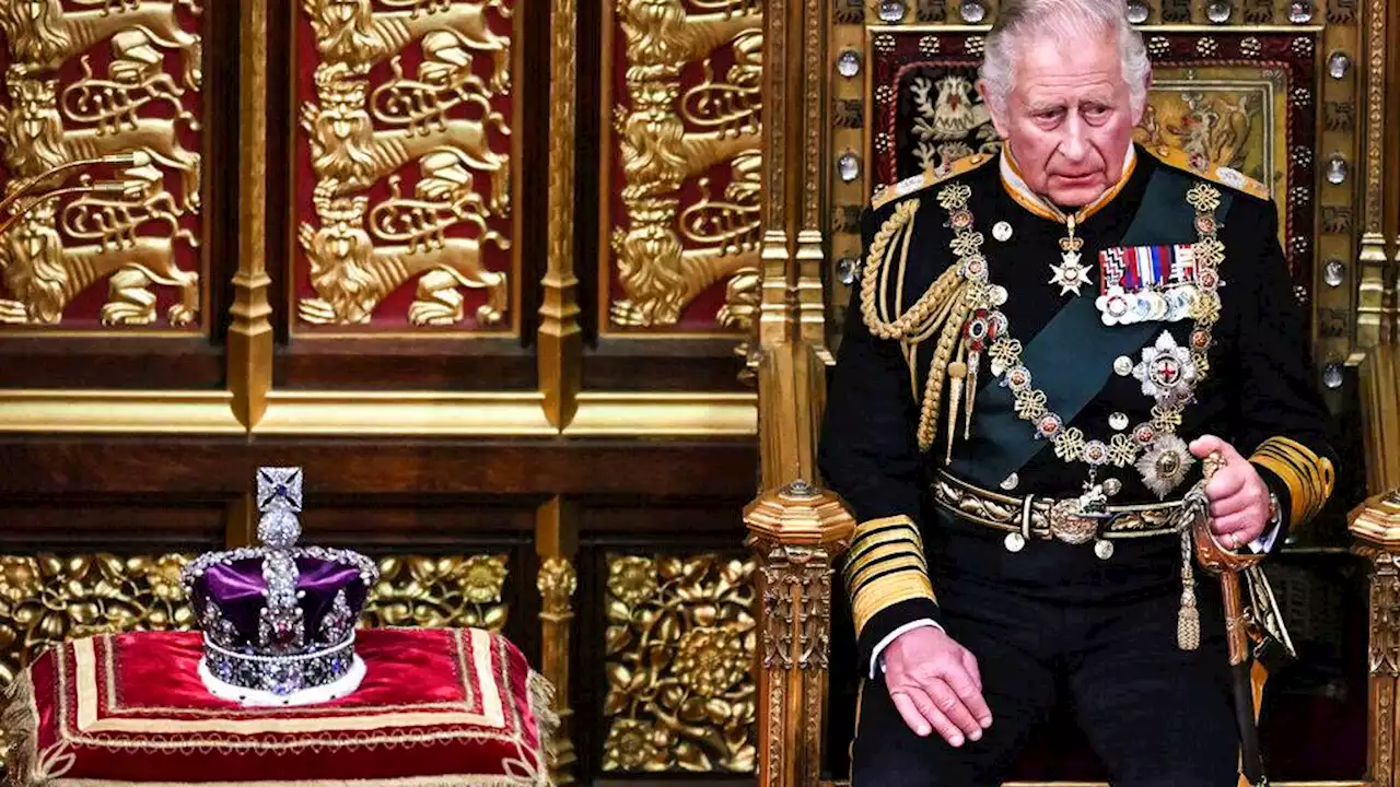 Photos: Parliament opens without queen