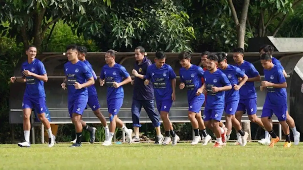 Presiden Arema FC Pantau Langsung Latihan Perdana Evan Dimas Cs