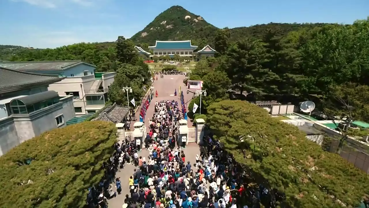 74년 만에 청와대 '활짝'...'권력이 아닌 시민의 공간으로'