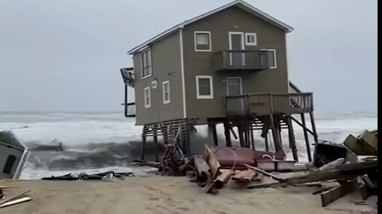 2 Outer Banks houses collapse into ocean in Rodanthe, NC