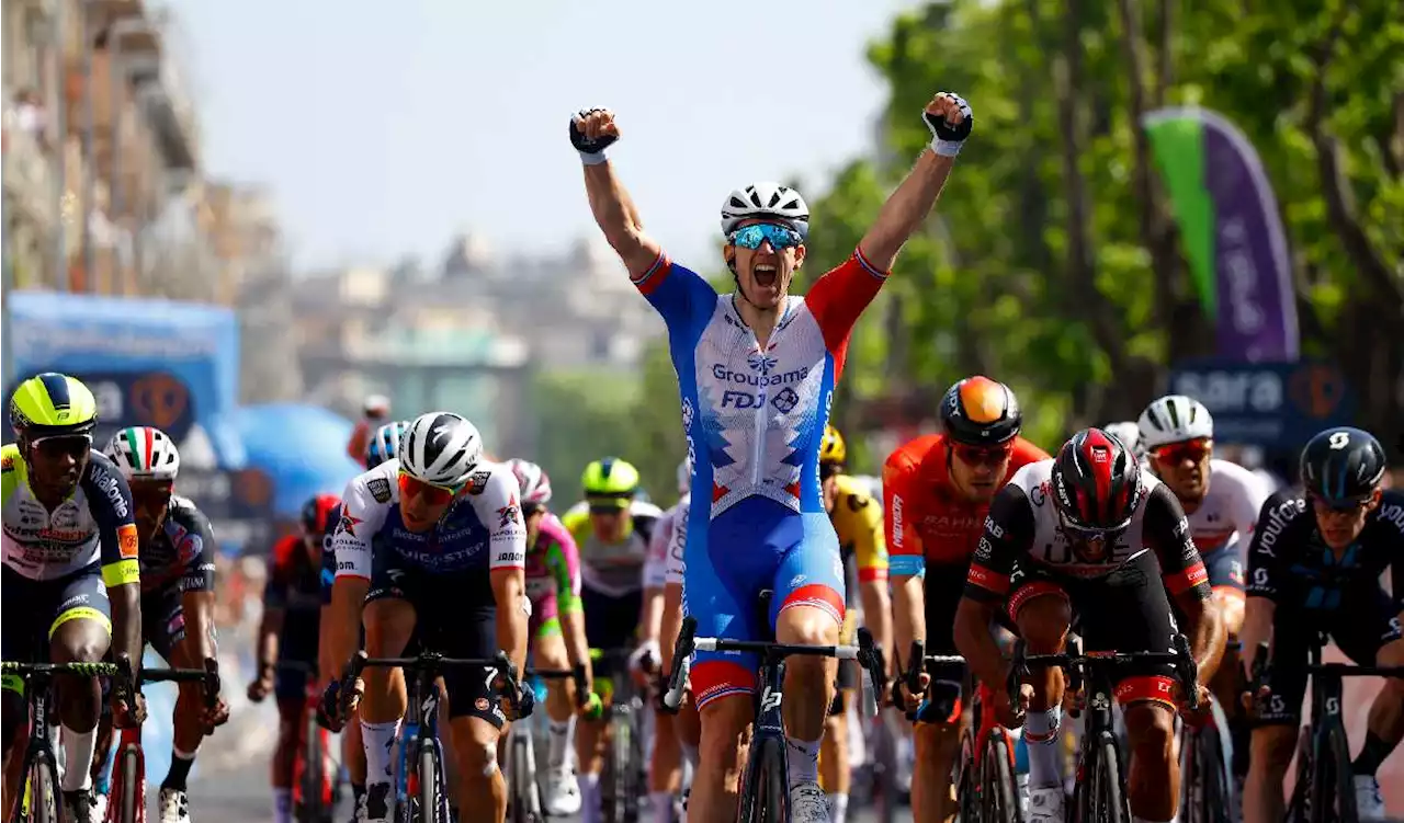 Fernando Gaviria fue segundo en la etapa 5 del Giro de Italia; Arnaud Démare ganó